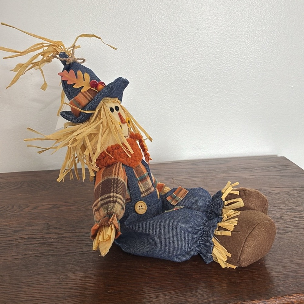 NWT- 12-1/2” Fall Harvest Scarecrow Sitter Decoration - Picture 9 of 17